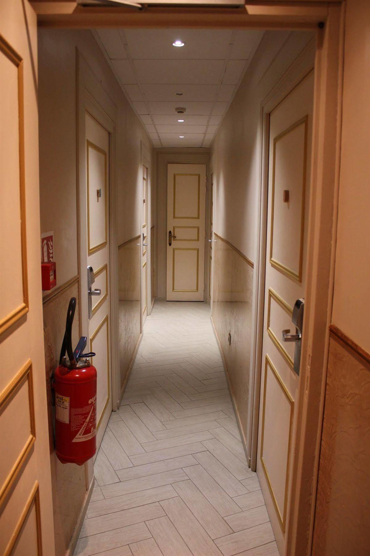 Arcotel Cannes 4 Minutes Du Palais Des Festivals - New Management New Team - Old Revievv Esterno foto