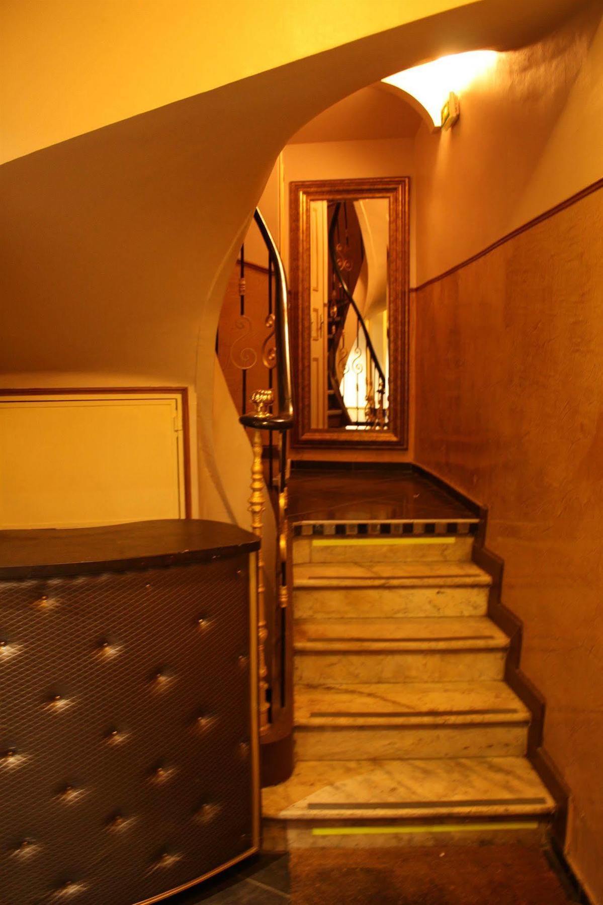 Arcotel Cannes 4 Minutes Du Palais Des Festivals - New Management New Team - Old Revievv Esterno foto